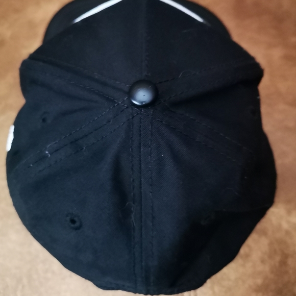 Hat - Picture 4 of 7